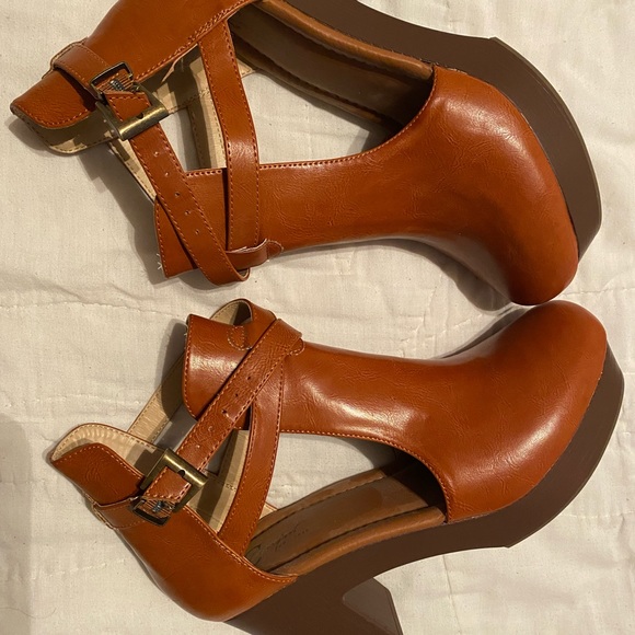 C Comfort est 1946 Size 9 Brown Platform Heels NWOT - Picture 5 of 7